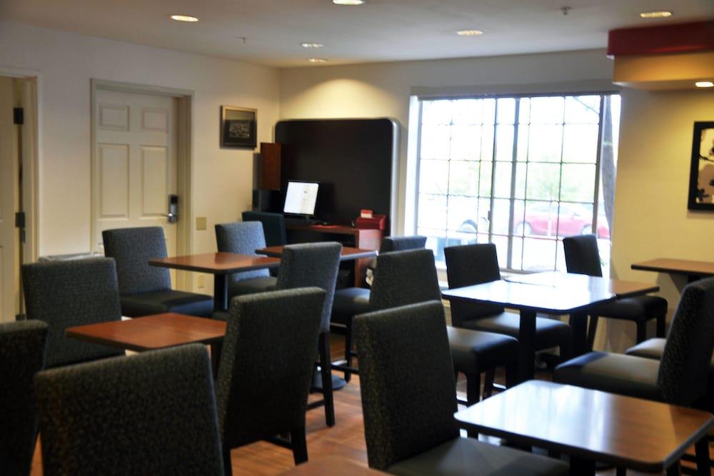 Towneplace Suites By Marriott Albuquerque Airport Екстериор снимка
