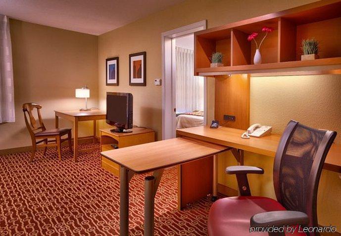 Towneplace Suites By Marriott Albuquerque Airport Екстериор снимка