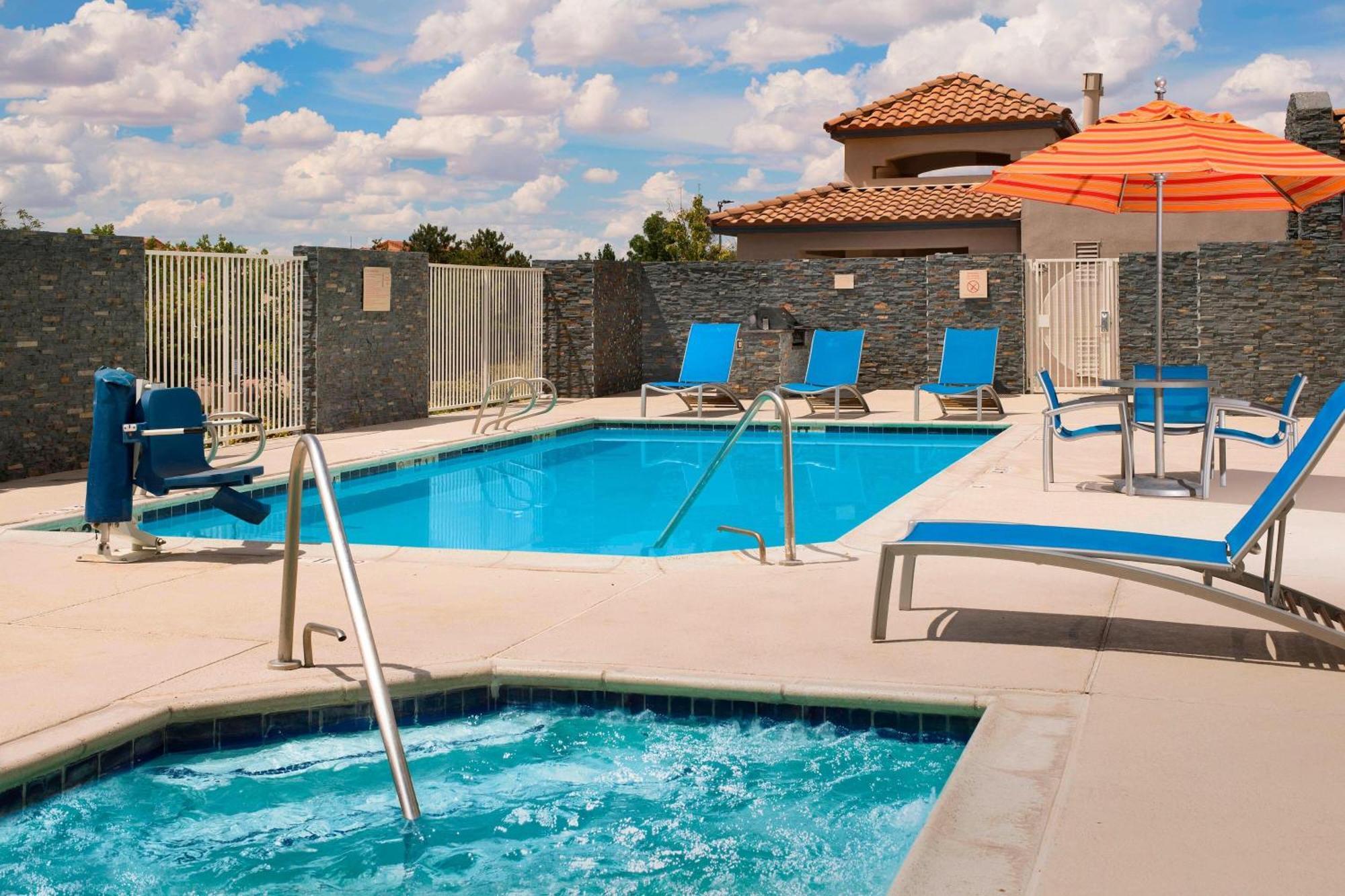 Towneplace Suites By Marriott Albuquerque Airport Екстериор снимка