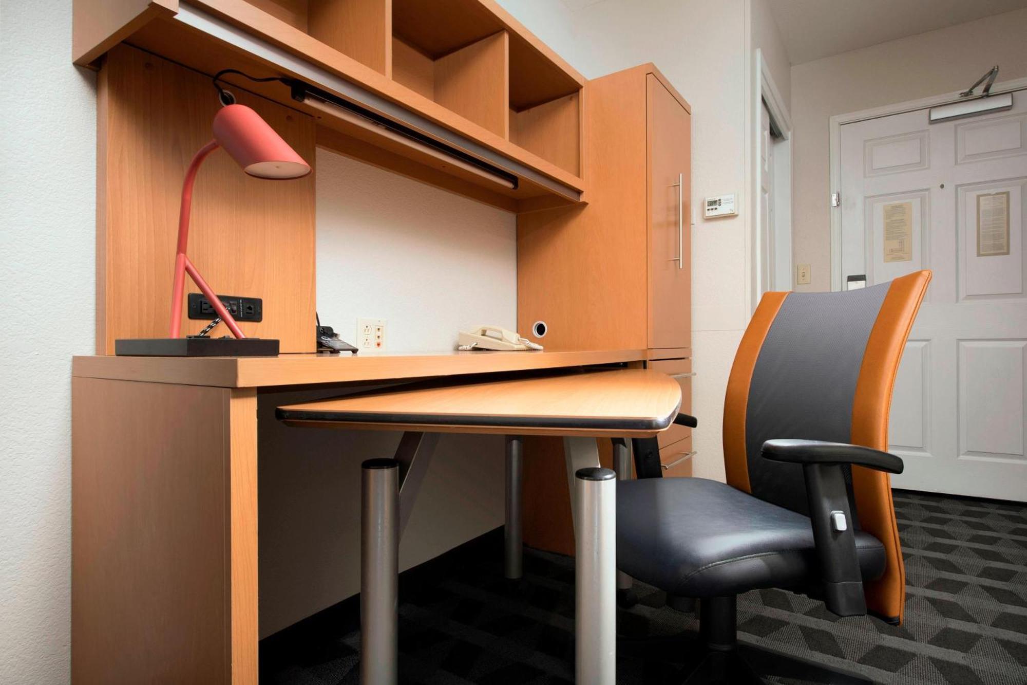 Towneplace Suites By Marriott Albuquerque Airport Екстериор снимка