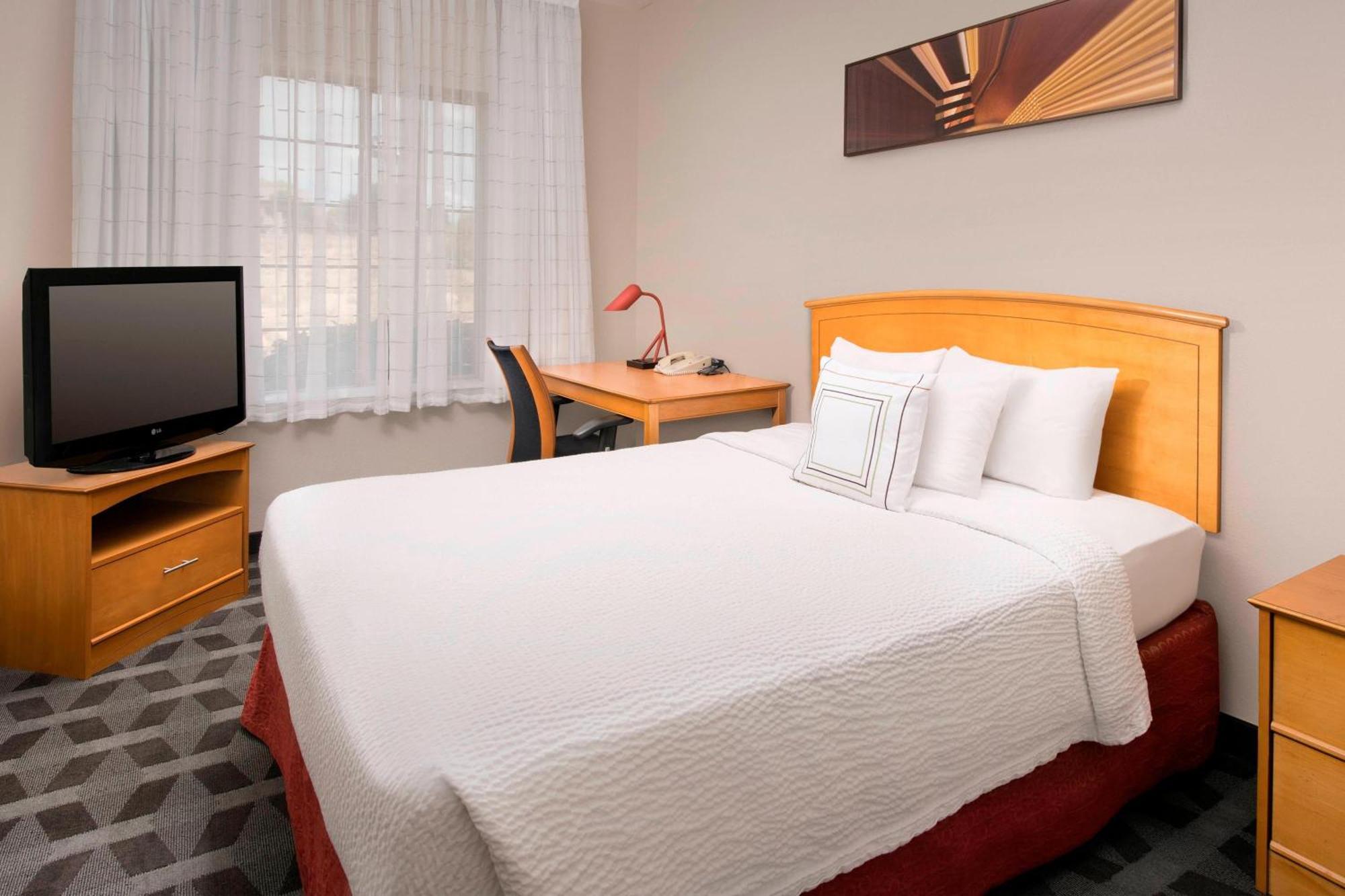 Towneplace Suites By Marriott Albuquerque Airport Екстериор снимка