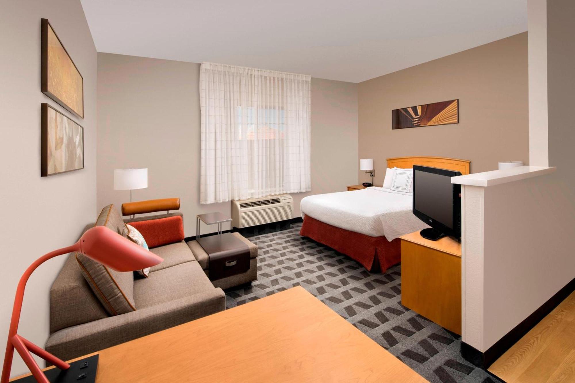 Towneplace Suites By Marriott Albuquerque Airport Екстериор снимка