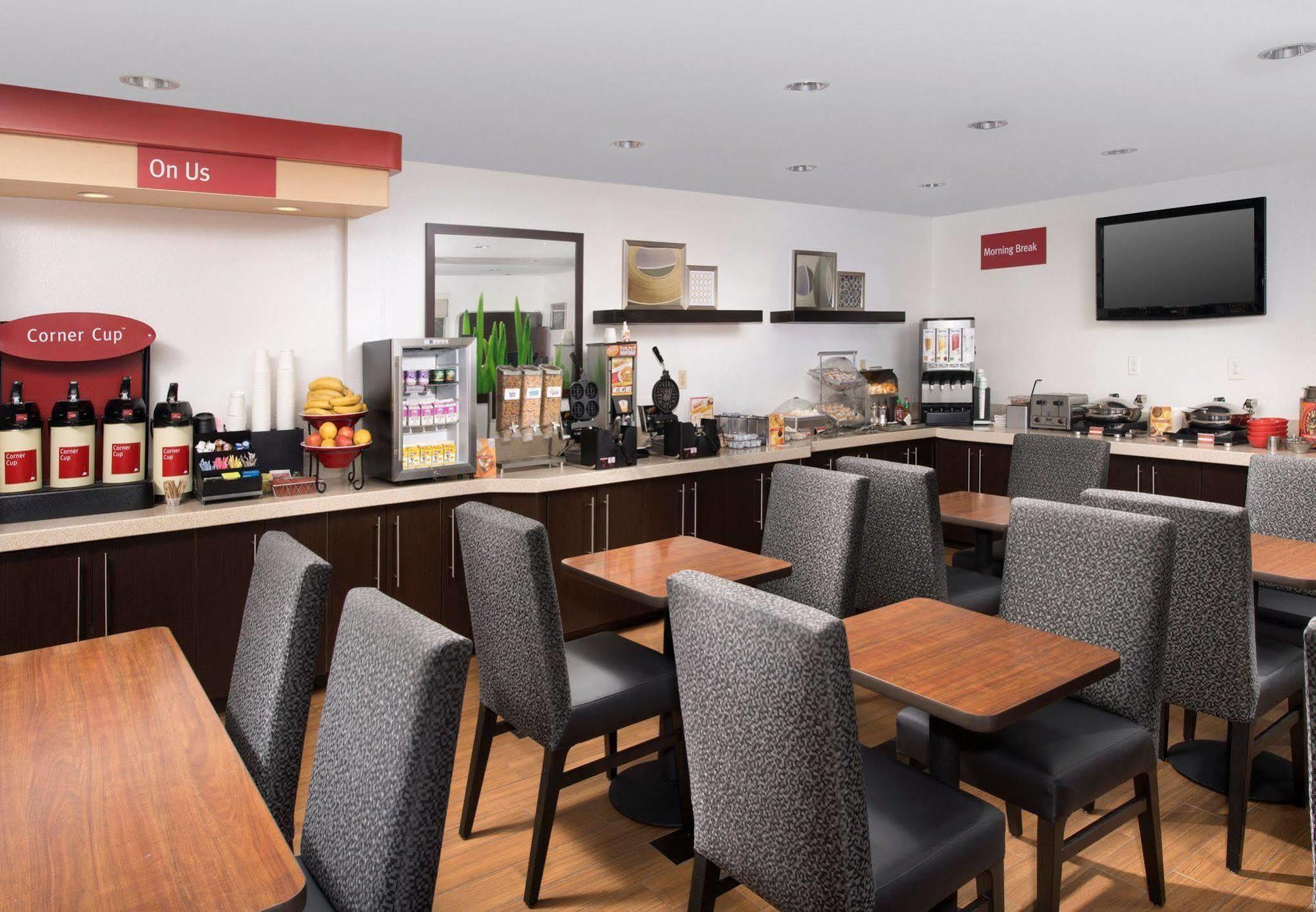 Towneplace Suites By Marriott Albuquerque Airport Екстериор снимка