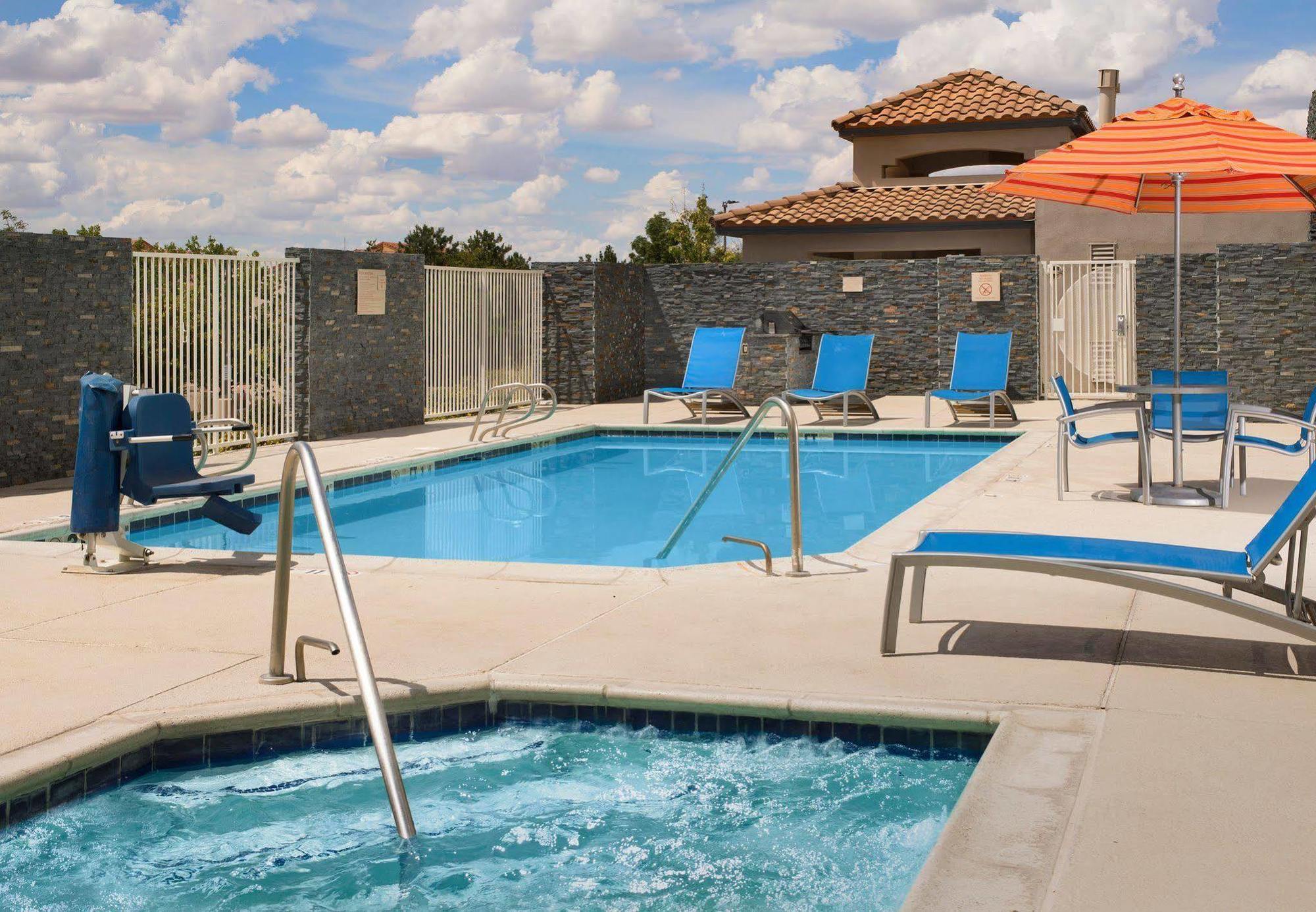 Towneplace Suites By Marriott Albuquerque Airport Екстериор снимка
