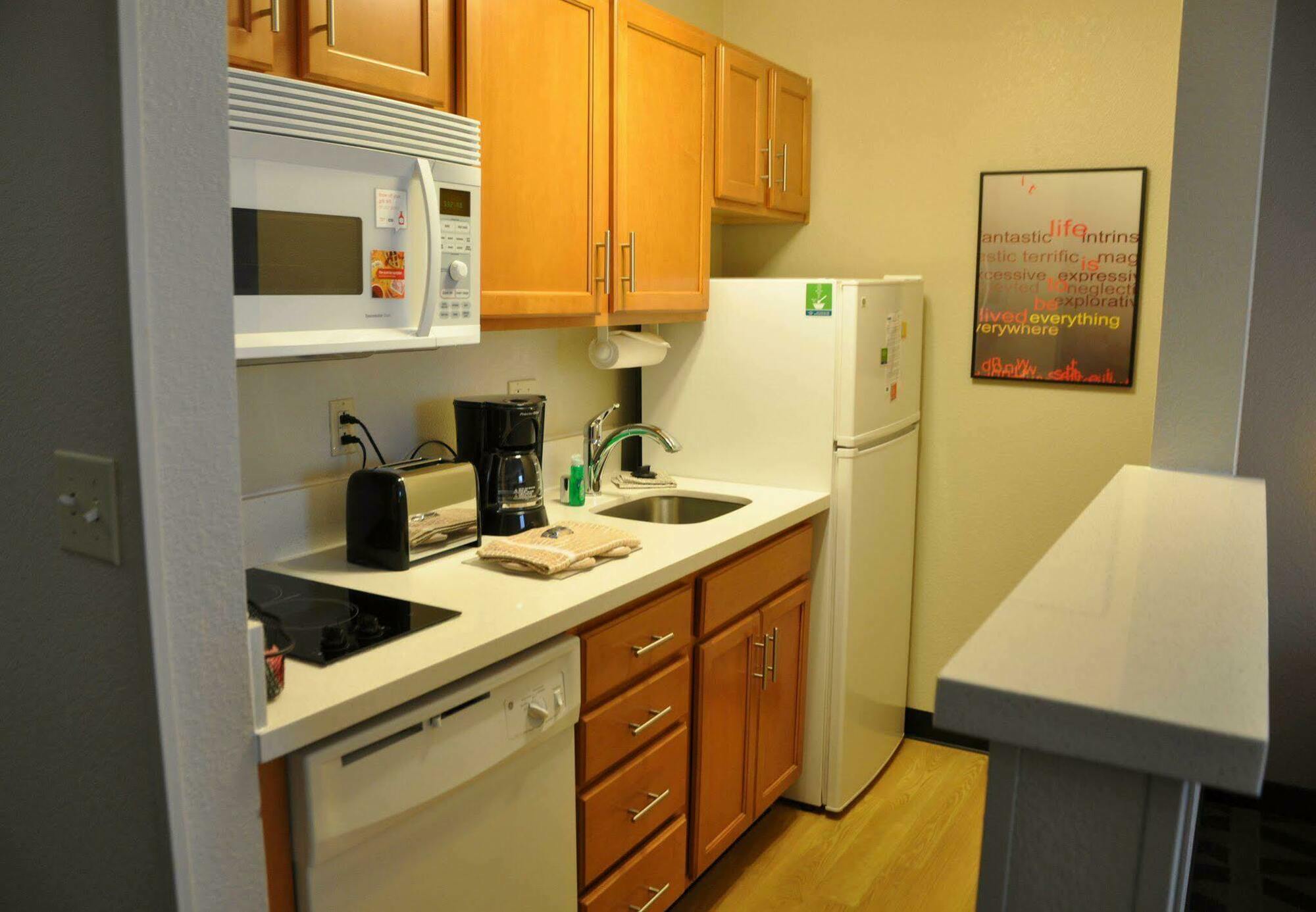 Towneplace Suites By Marriott Albuquerque Airport Екстериор снимка